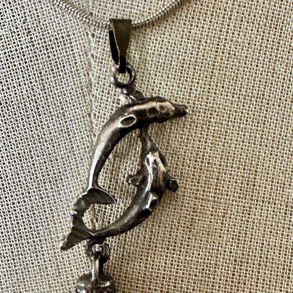 STERLING silver  double DOLPHIN  pointed quartz crystal Pendant necklace - Picture 5 of 12